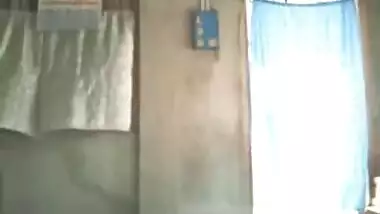 Desi bhabhi fucked while her husband is another room