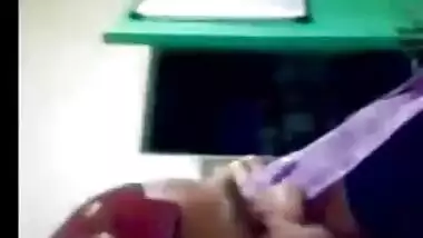 Gandu movile exposing her own wife