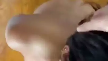 Man gets a Tamil blowjob from a Chennai girl and pees on her