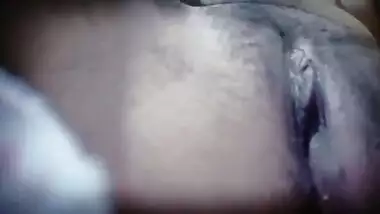 Close-up home XXX video of Desi girl who takes underwear off in bed