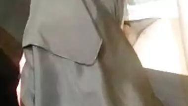Hijab girl doing hot dick suck