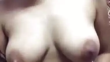Hot Indian Girl Boob show