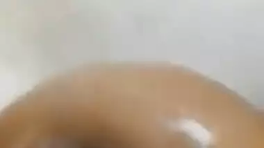 Desi gf nude bathing 