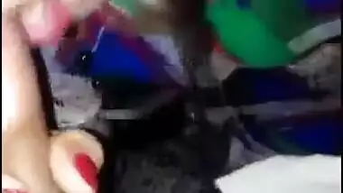 Desi cute girl suck her bf dick