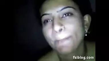 Very pretty bhabhi smoking & teasing boyfriend