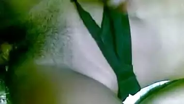 Sexy bangla babe sucks her boyfriend cock...