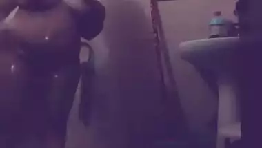 Desi fat aunty bathing