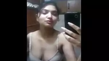 Free sex mms clip of sexy figure college girl making her selfie