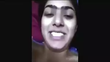 Skinny Indian girl moans during hot chudai in XXX missionary pose