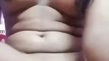 Cute Desi Girl Showing Her Boobs And Pussy