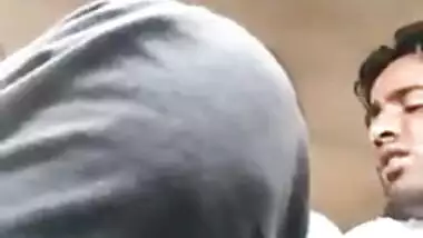 Desi couple hot boob suck in car