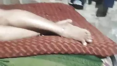 Desi Indian Village Girl Ne Porn Dekh Kar Apni Choot Me Ungli Ki Aur Boobs Bhi Dabane Lgi