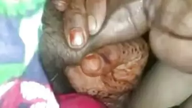 Desi wife makes husband feel good with mouth to XXX facial cumshot