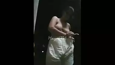 AUNTY NE NANGA VIDEO BANYA