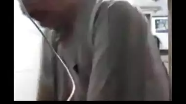 Sexy Gujarati Aunty Fingered In Clinic