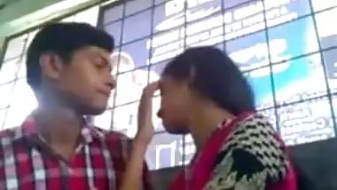 22 college lovers boob pressing and smooch kissing selfie