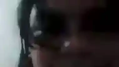 Horny girl shows boobs on video call to lover viral MMS