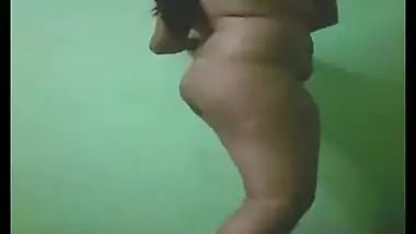 Desi nude milf flaunting her busty assets