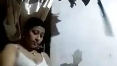 Desi Bhabi Change dress