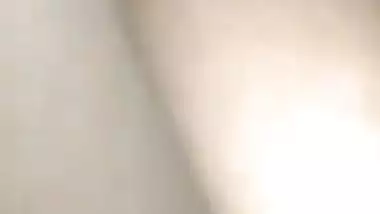 Penetrates my dick in GF’s tight pussy in desi sex MMS