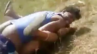 Desi Randi’s Outdoor MMS Made In Field